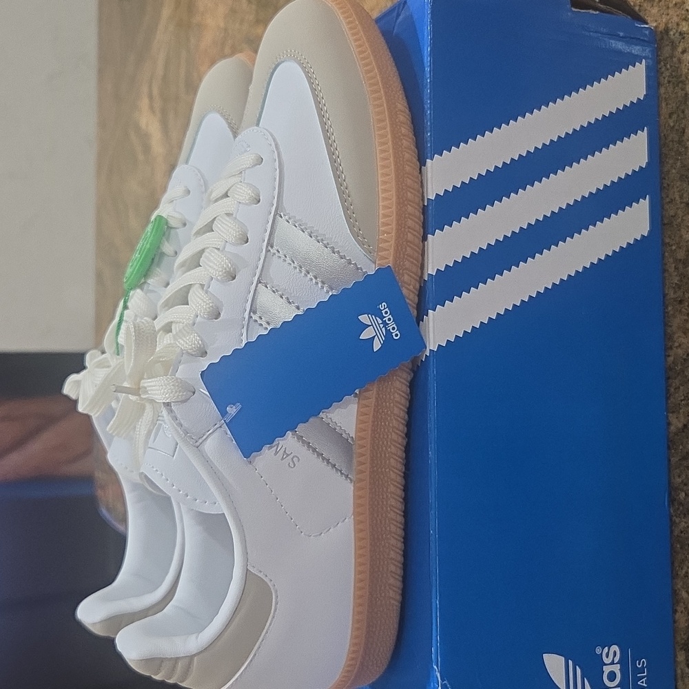 Beautiful Adidas Samba OG Tennis Shoes. Brand New! Unisex, M 8.5, W 9.5. - Picture 4 of 15